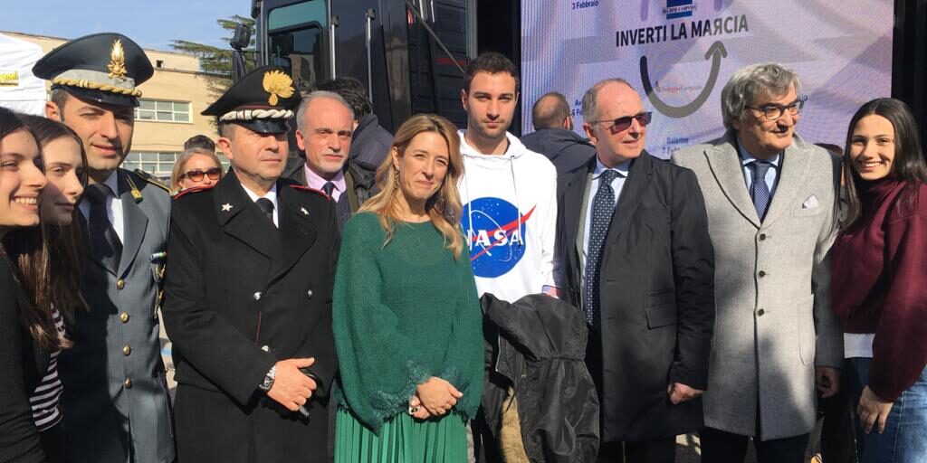 INVERTI LA MARCIA